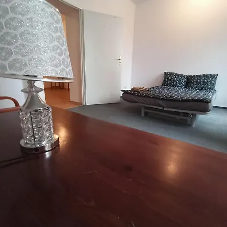 Homestay To Close Warsaw